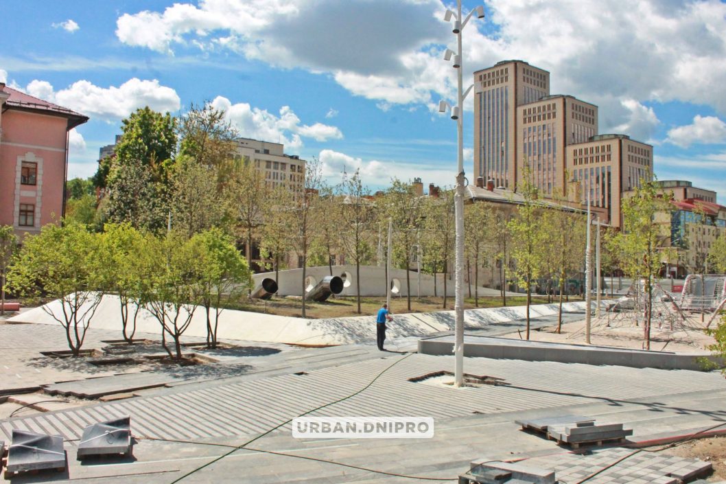 В Днепре реконструкция Успенской площади выполнена на 85 процентов - рис. 8