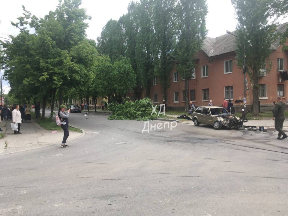 ДТП в Приднепровске: перевернутое авто и пострадавшие - рис. 1