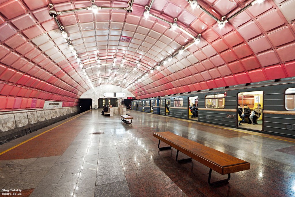 В Днепре изменился график работы метрополитена - рис. 1