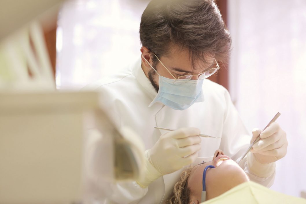 Что такое одноэтапная имплантация в стоматологии - рис. 1