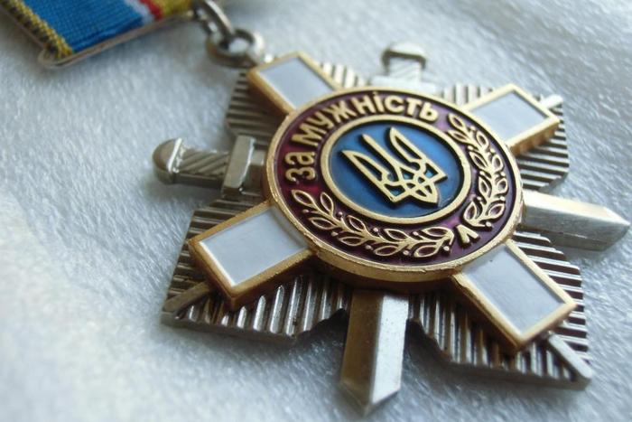 Четверых бойцов ВСУ из Каменского посмертно наградили орденом "За мужество" - рис. 1