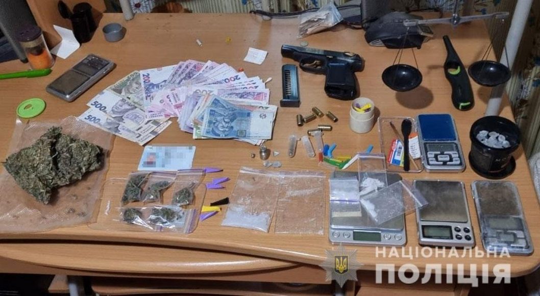 На Днепропетровщине задержали преступников с оружием и наркотиками - рис. 1