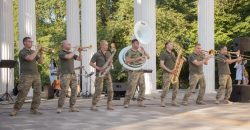 В днепровском парке Шевченко с концертом выступил оркестр Вооруженных сил - рис. 5