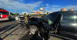 В центре Днепра произошло лобовое столкновение двух авто: есть пострадавшие - рис. 15