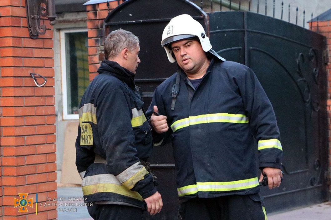В Днепре во время пожара в частном доме пострадал мужчина (Фото/Видео) - рис. 5