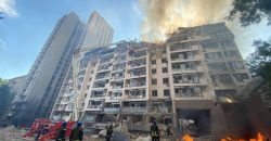 Оккупанты нанесли ракетный удар по Киеву: разрушен 9-этажный дом, есть погибшие - рис. 20