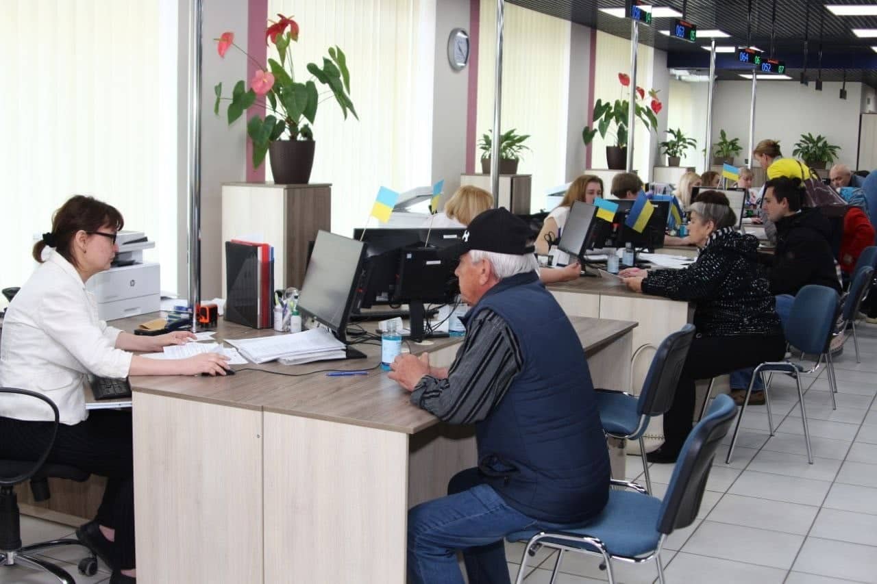 Днепропетровщина уже приняла более 300 тысяч переселенцев (Фото) - рис. 12