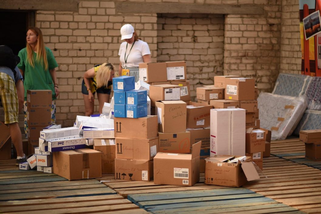 Волонтеры Днепра доставили гуманитарную помощь в горячие точки Украины (Фото) - рис. 5