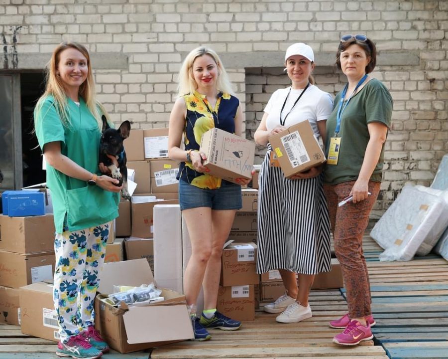 Волонтеры Днепра доставили гуманитарную помощь в горячие точки Украины (Фото) - рис. 6