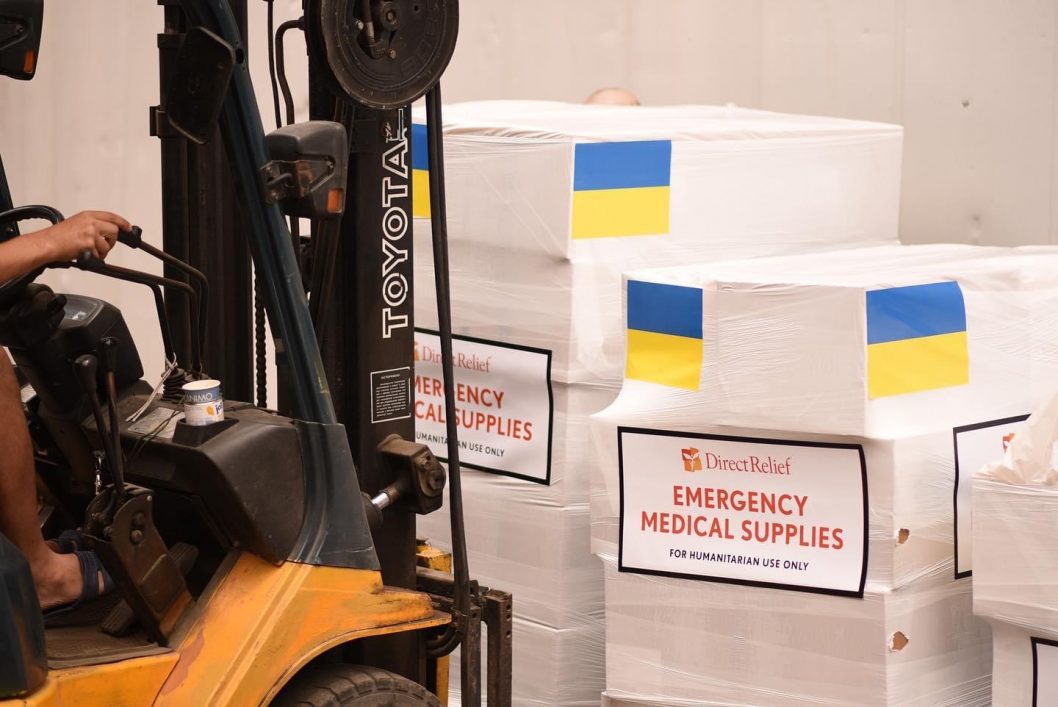 Волонтеры Днепра отправили бойцам ВСУ бронежилеты, продукты и медикаменты (Фото) - рис. 6
