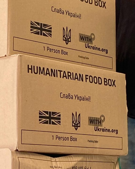 Волонтеры Днепра передали на фронт два пикапа и гуманитарную помощь (Фото) - рис. 4