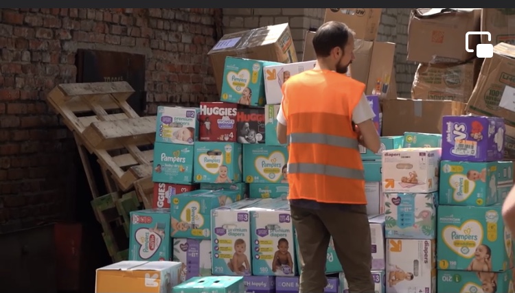 Волонтеры Днепра доставили гуманитарную помощь в горячую точку Донбасса (Видео) - рис. 2