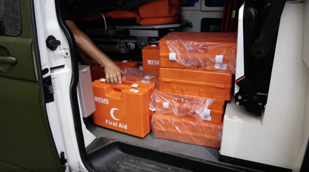 В Днепре волонтеры передали ВСУ автомобиль скорой помощи с рентген-аппаратом - рис. 4