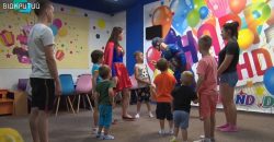 В Днепре аниматоры устраивают праздники для детей-переселенцев - рис. 13