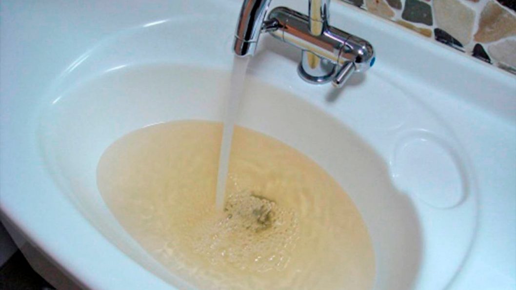 Лимонад в каждый дом: жители Кривого Рога жалуются на ржавую воду в кранах - рис. 3