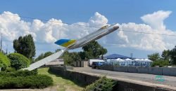 В Днепре на Солнечном десоветизировали памятник лётчикам (Фото) - рис. 8