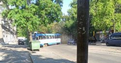 В Днепре на улице Вокзальной трамвай сошел с рельсов (Фото) - рис. 17
