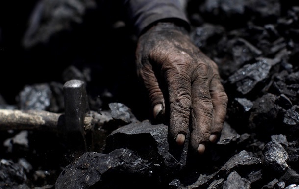 На Дніпропетровщині 43-літнього шахтаря на смерть завалило породою - рис. 1