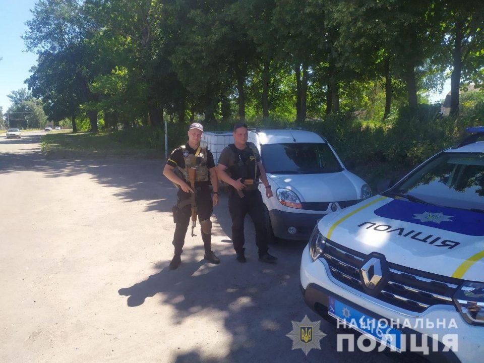 Правоохранители Днепропетровщины доставили на передовую необходимые вещи для бойцов ВСУ - рис. 3