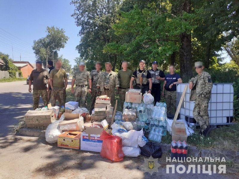 Правоохранители Днепропетровщины доставили на передовую необходимые вещи для бойцов ВСУ - рис. 1