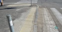 Тактильная плитка и асфальт: в центре Днепра модернизировали пешеходный переход (Фото) - рис. 2