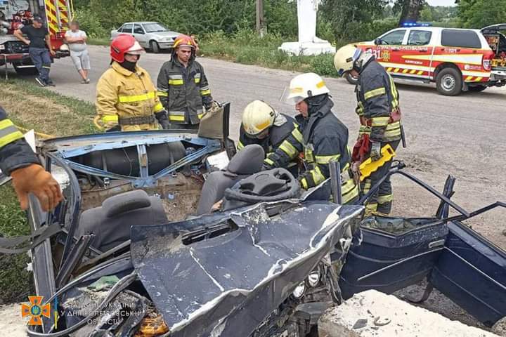 Смертельна ДТП на Дніпропетровщині: 51-річного водія вирізали з авто - рис. 2