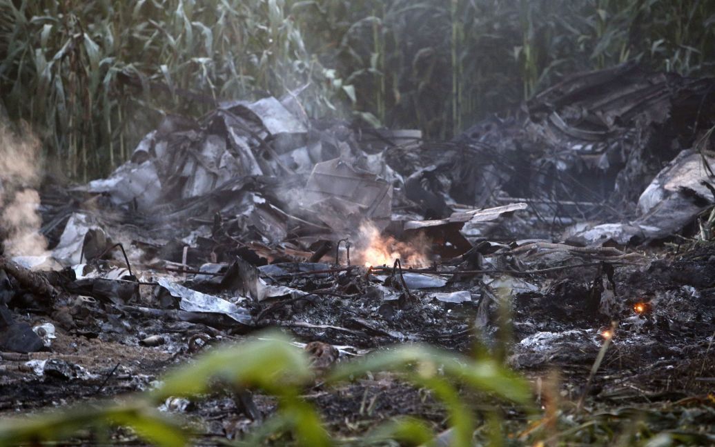 В Греции потерпел крушение транспортный самолет АН-12: погибли 8 украинцев - рис. 1