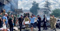 20 загиблих, з них 3 дітей: нові подробиці ракетного удару по центру Вінниці - рис. 19