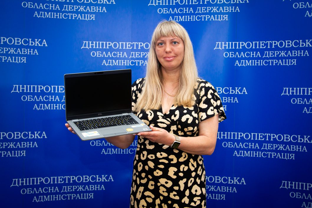16 ЦНАПов Днепропетровщины получили современные ноутбуки - рис. 5