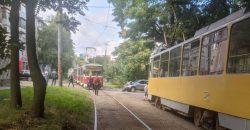 У Дніпрі зіткнулися трамвай та автомобіль: є затримки у русі електротранспорту - рис. 16