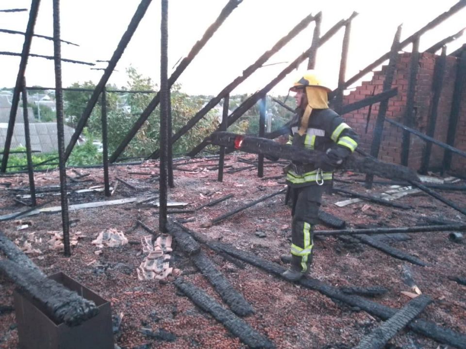 Ворог завдав по Нікополю удару фосфорними боєприпасами: нові подробиці - рис. 1