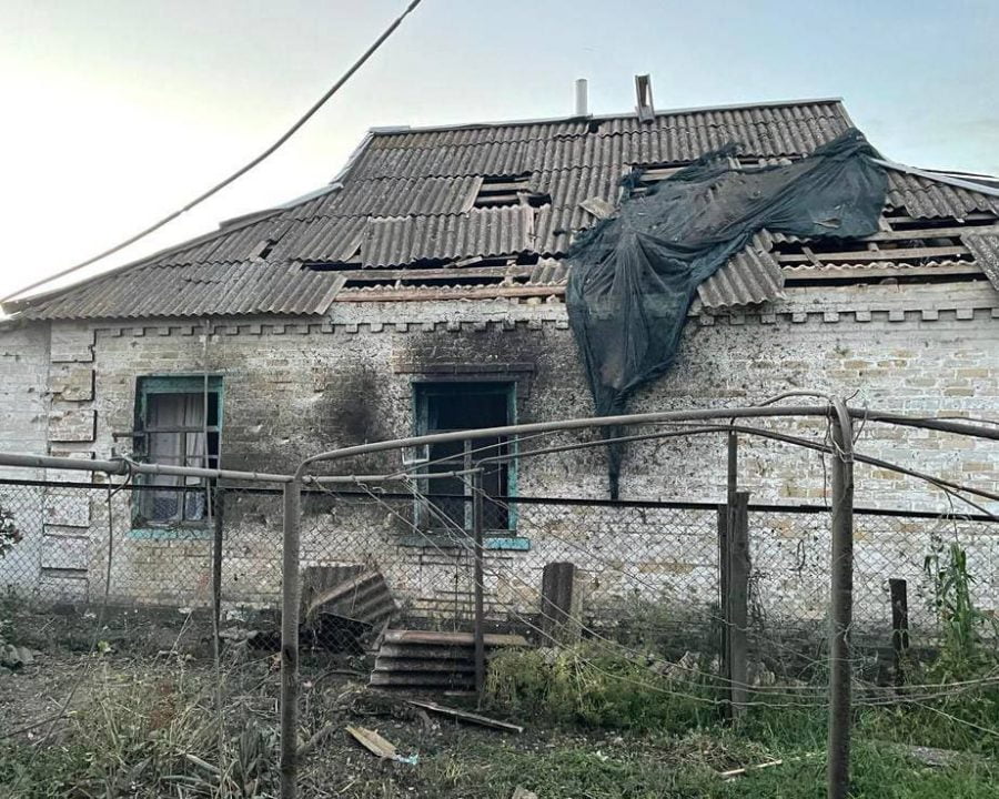 Разрушены дома и коммуникации: оккупанты выпустили до 80 снарядов по Никопольскому району - рис. 2