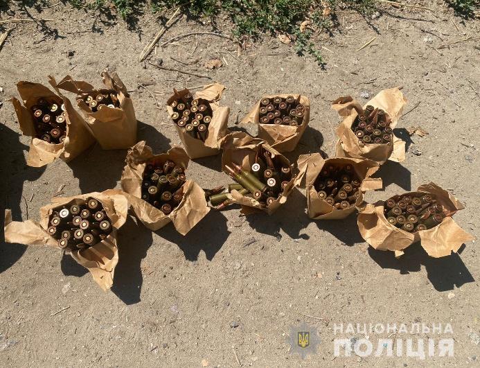 В Новомосковске местный житель продавал боевые патроны - рис. 1