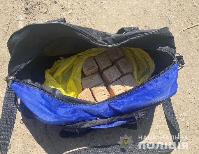 В Новомосковске местный житель продавал боевые патроны - рис. 2