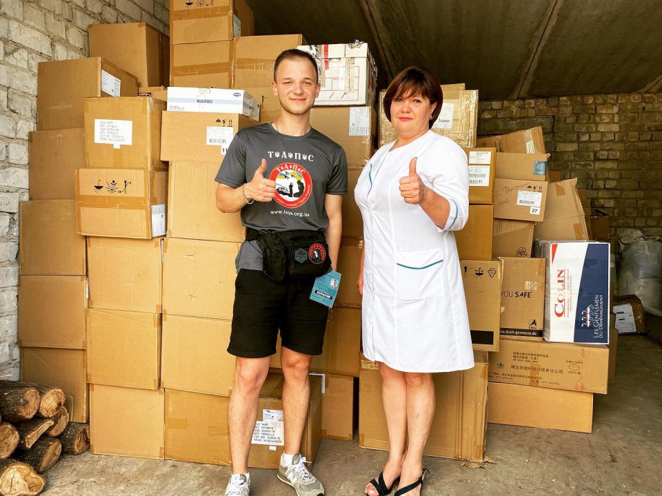 Волонтери Дніпра передали для постраждалих у Кременчуці два фургони медикаментів (Фото) - рис. 3