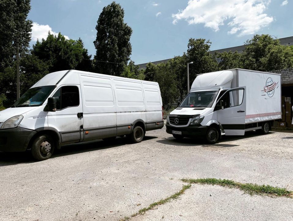 Волонтеры Днепра передали для пострадавших в Кременчуге два фургона медикаментов (Фото) - рис. 6