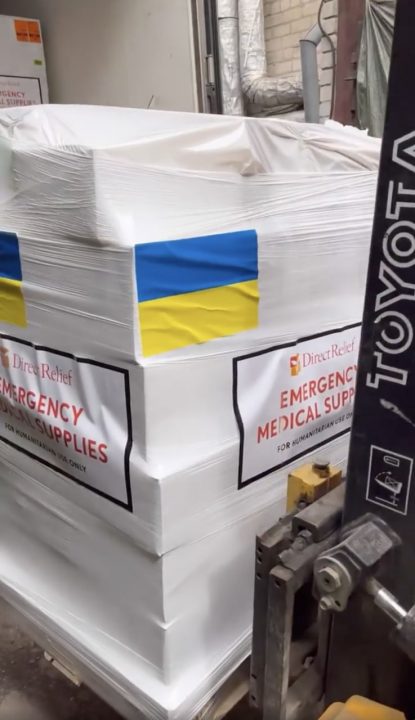 Волонтери Дніпра передали до зони бойових дій бронежилети та медикаменти - рис. 6