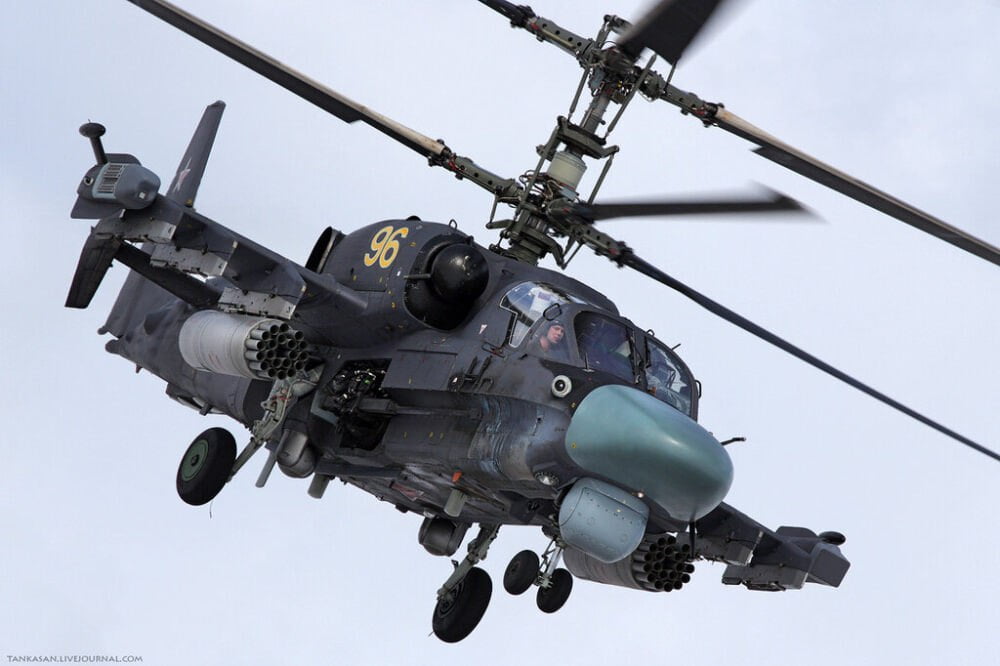 В небе Херсонщины оккупанты РФ сбили собственный вертолет - рис. 1