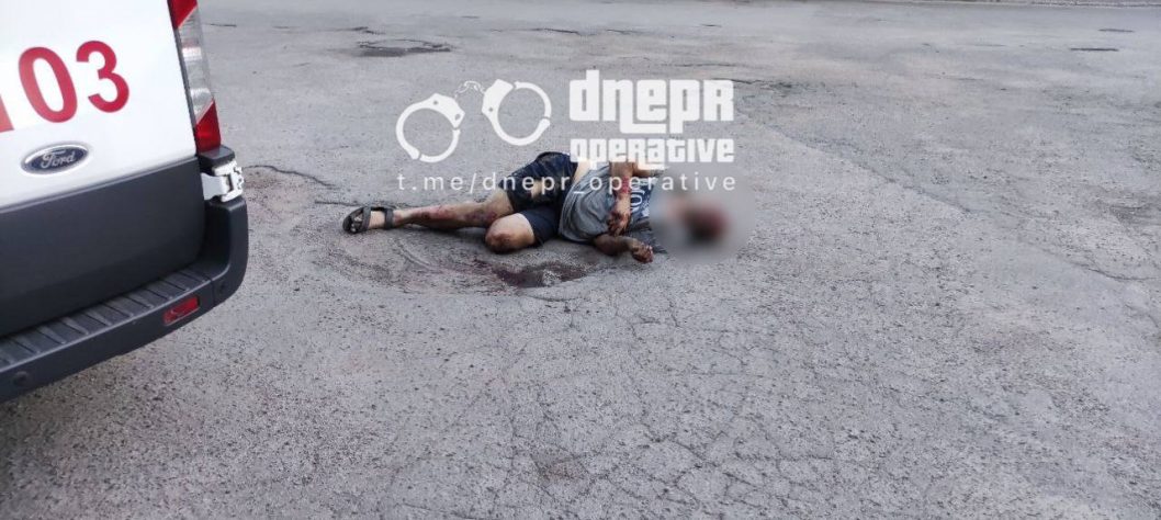 В Днепре водитель на большой скорости выпал из автобуса: мужчина погиб на месте - рис. 1
