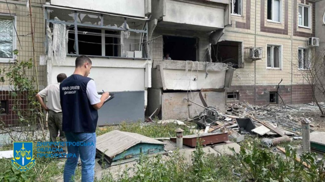 Оккупанты обстреляли жилые кварталы Никополя, есть погибшие: начато расследование - рис. 1