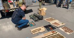 Возле гостиницы "Днепропетровск" в Днепре изъяли арсенал оружия (Фото) - рис. 5