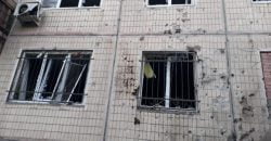 Пошкоджені домівки, школа і дитячий садок: очільник Нікопольської РВА показав наслідки нічного обстрілу окупантів - рис. 7