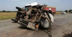 В Днепропетровской области грузовик столкнулся с легковушкой: есть пострадавшие - рис. 22