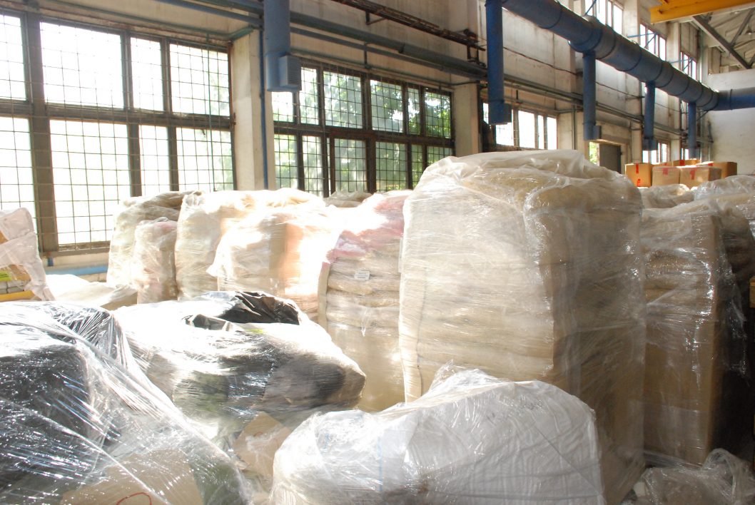 Днепровский городской совет передал военным 40 тысяч единиц необходимых вещей - рис. 2