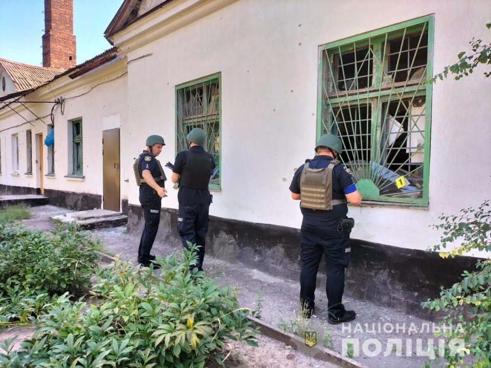 Взрывотехники Кривого Рога разминируют территории после обстрелов российских оккупантов - рис. 3