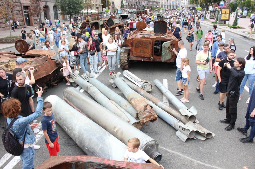 «Взяти Київ за три дні»: на Хрещатику готують «парад» трофейної техніки окупантів - рис. 2
