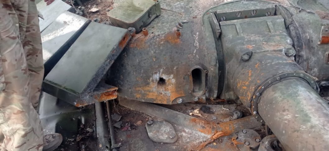 Бійці Дніпропетровщини захопили танк та знищили бойову машину окупантів (Фото) - рис. 2