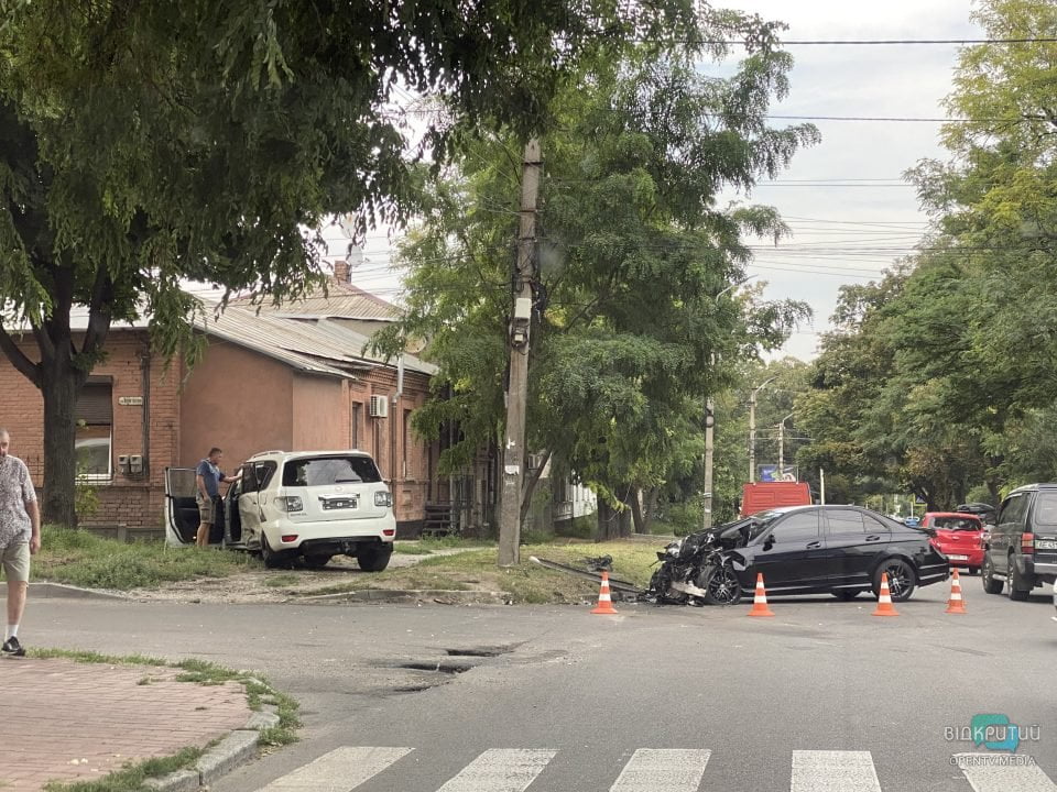 У Дніпрі на вулиці Січових Стрільців сталася аварія - рис. 1
