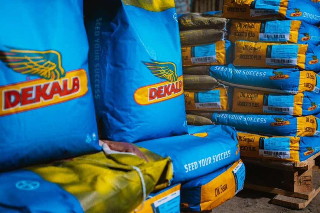 Аграриям Днепропетровщины передали более 1,5 тонн семян озимого рапса - рис. 6