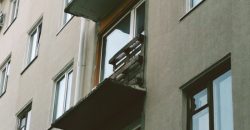 У Дніпрі двоє хлопців випали з балкону багатоповерхівки: один з них загинув на місці - рис. 13